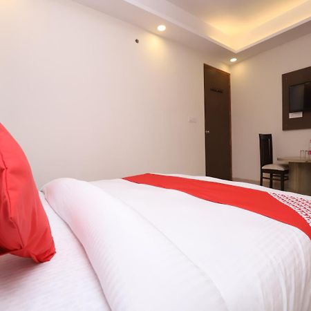 Hotel Le Princess @ Airport New Delhi Bagian luar foto