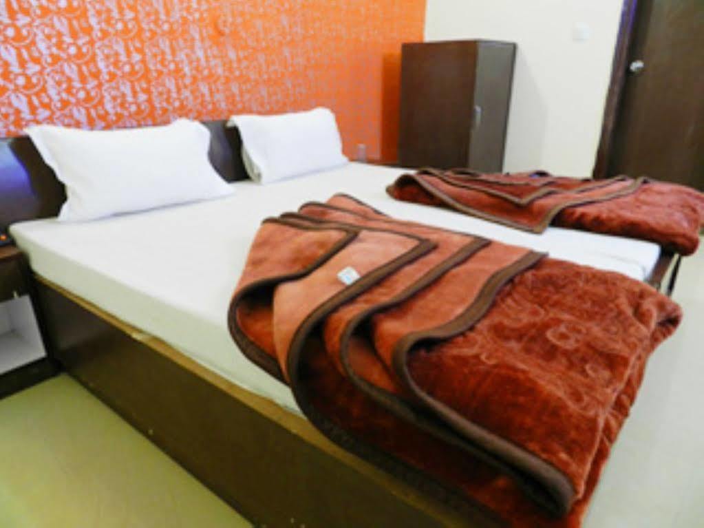 Hotel Le Princess @ Airport New Delhi Bagian luar foto