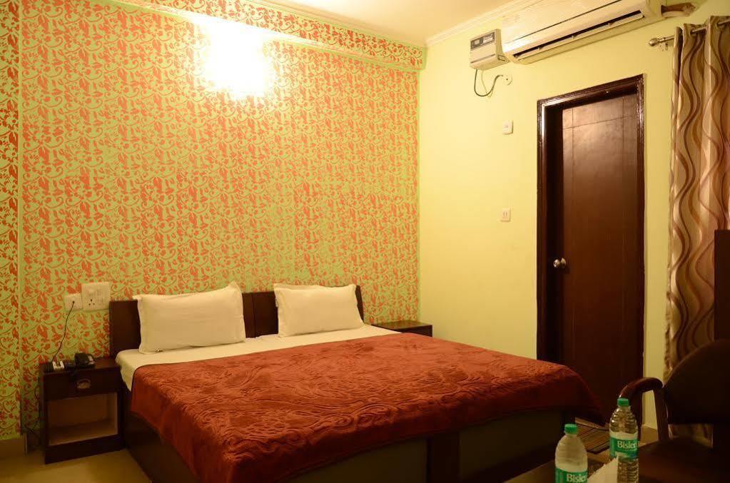 Hotel Le Princess @ Airport New Delhi Bagian luar foto