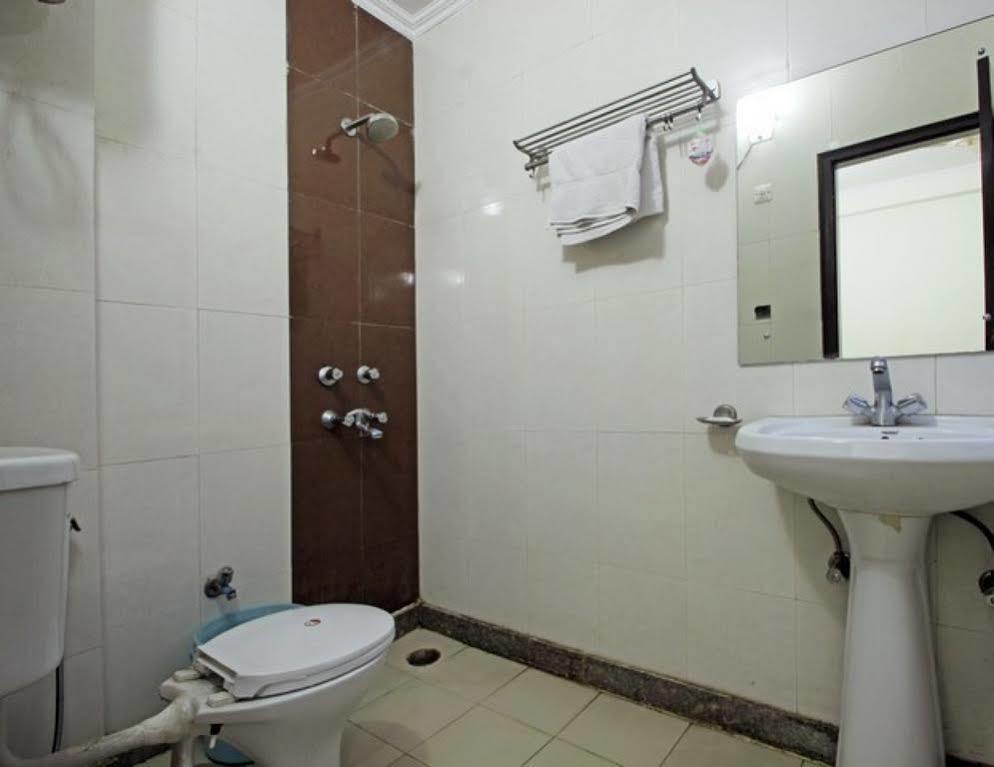 Hotel Le Princess @ Airport New Delhi Bagian luar foto