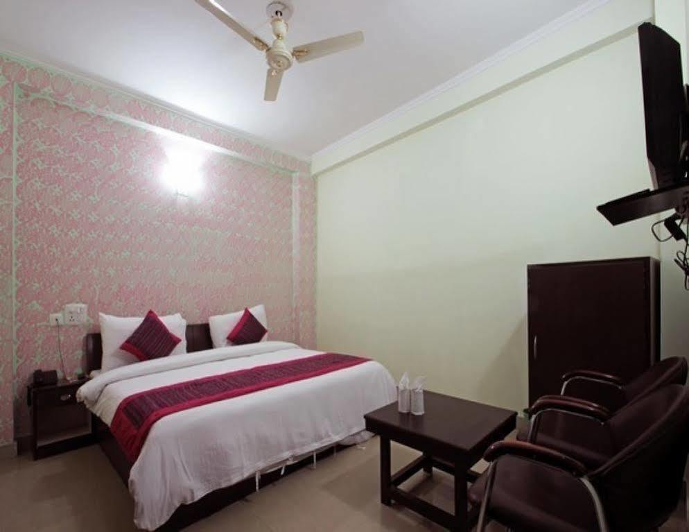 Hotel Le Princess @ Airport New Delhi Bagian luar foto