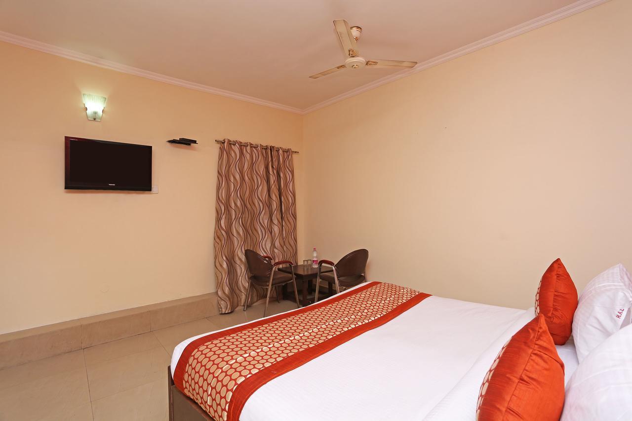 Hotel Le Princess @ Airport New Delhi Bagian luar foto