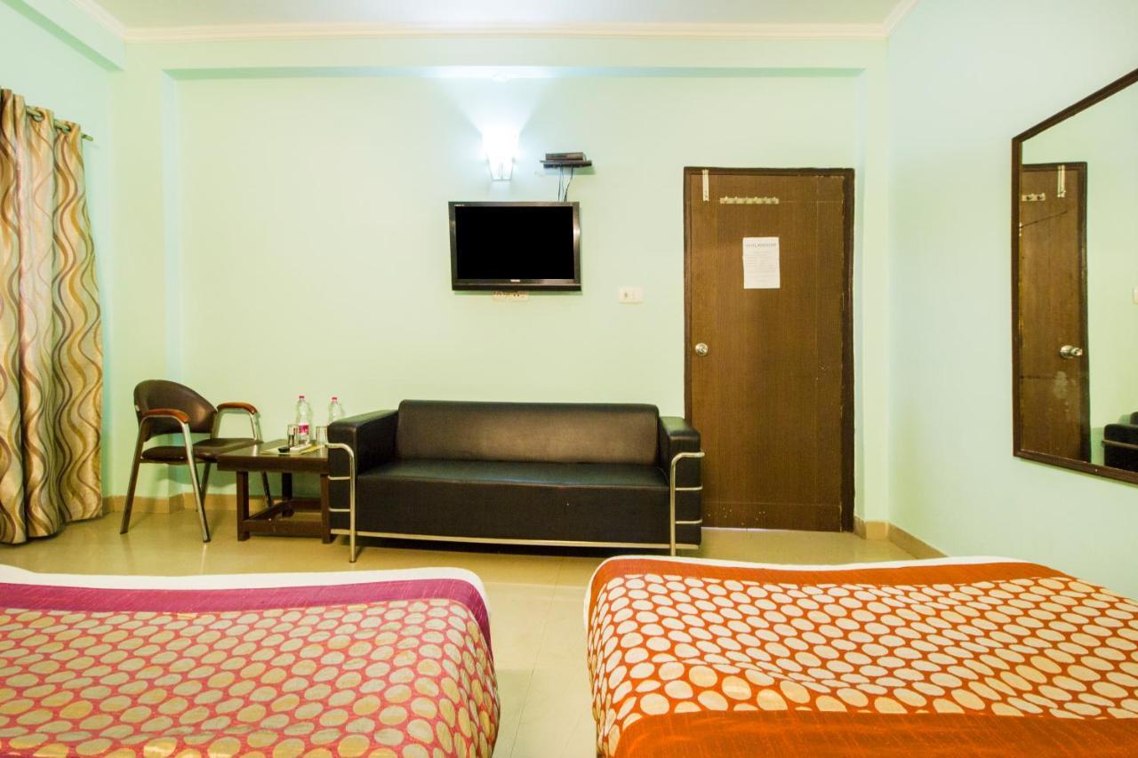 Hotel Le Princess @ Airport New Delhi Bagian luar foto