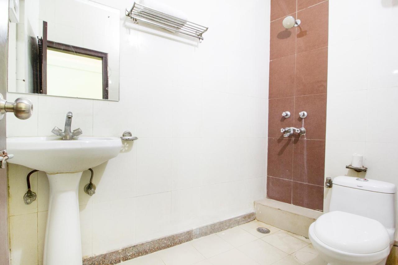 Hotel Le Princess @ Airport New Delhi Bagian luar foto