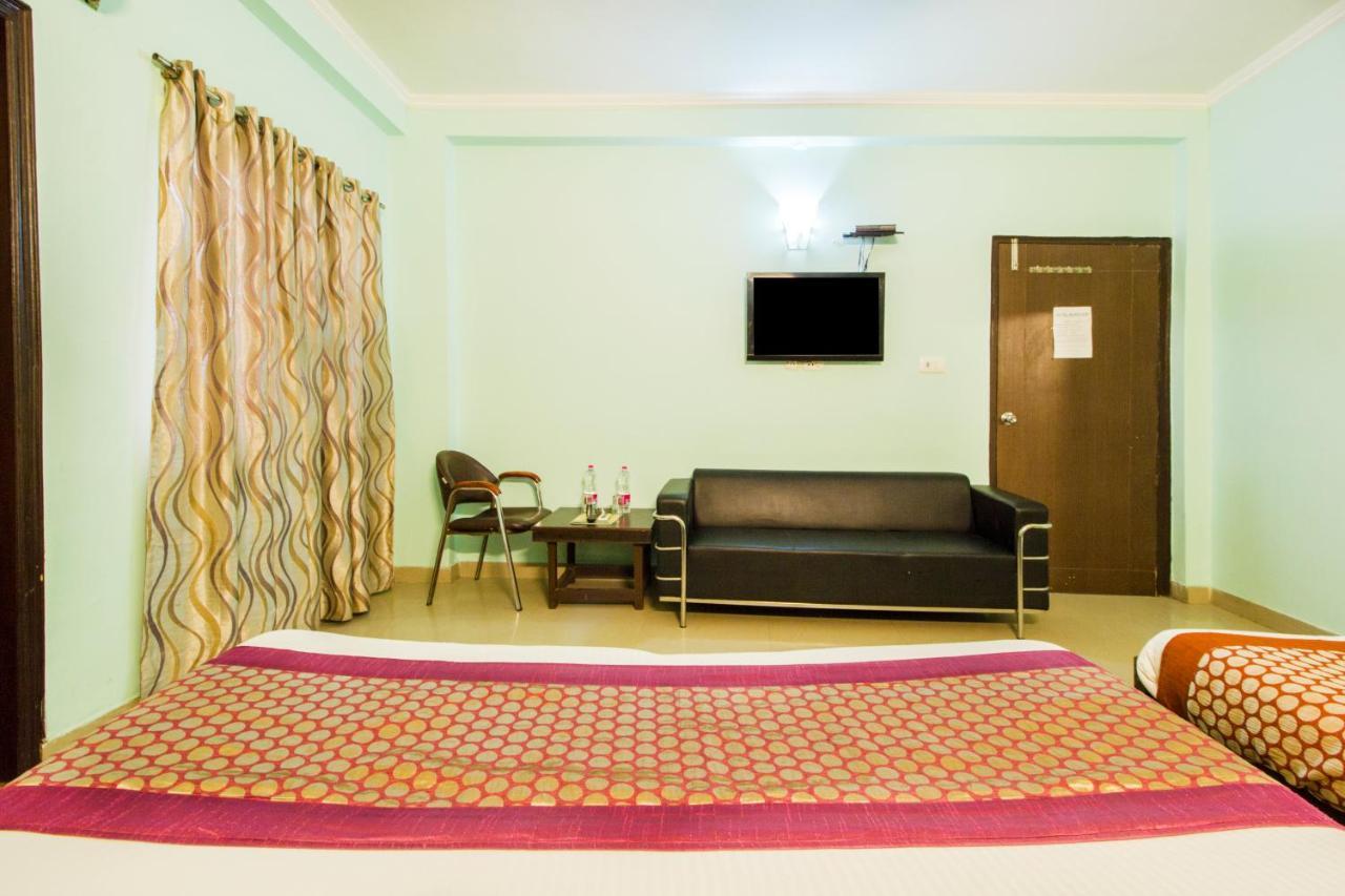 Hotel Le Princess @ Airport New Delhi Bagian luar foto