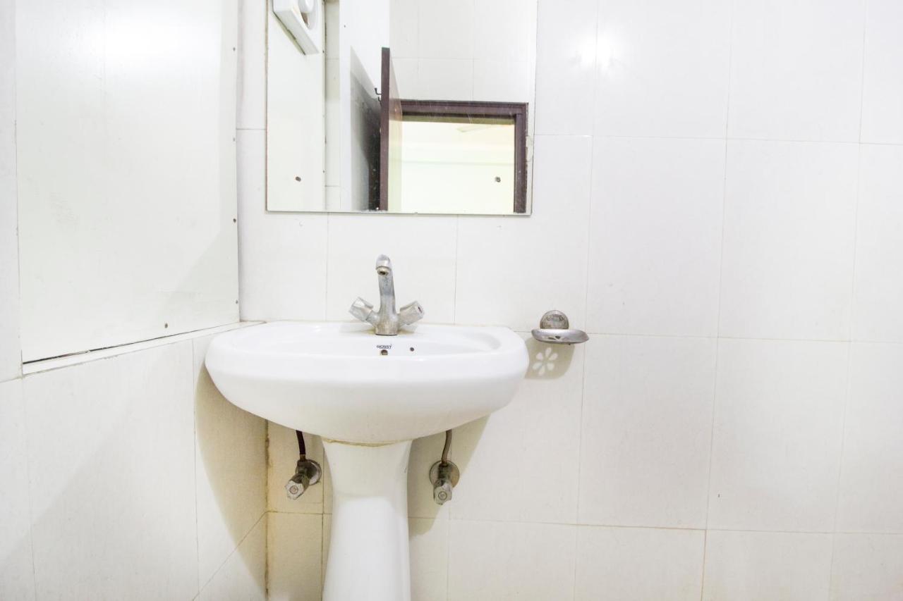 Hotel Le Princess @ Airport New Delhi Bagian luar foto