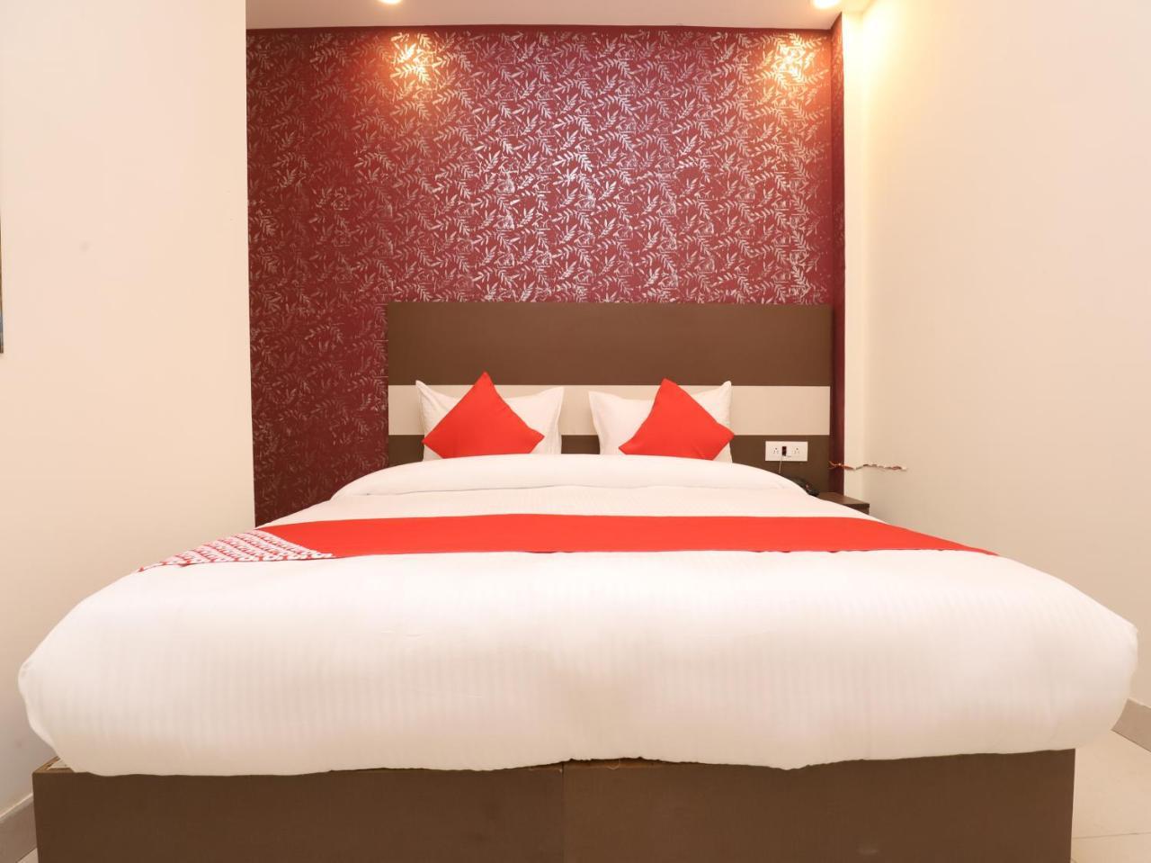 Hotel Le Princess @ Airport New Delhi Bagian luar foto