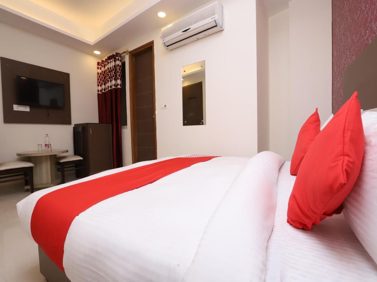 Hotel Le Princess @ Airport New Delhi Bagian luar foto
