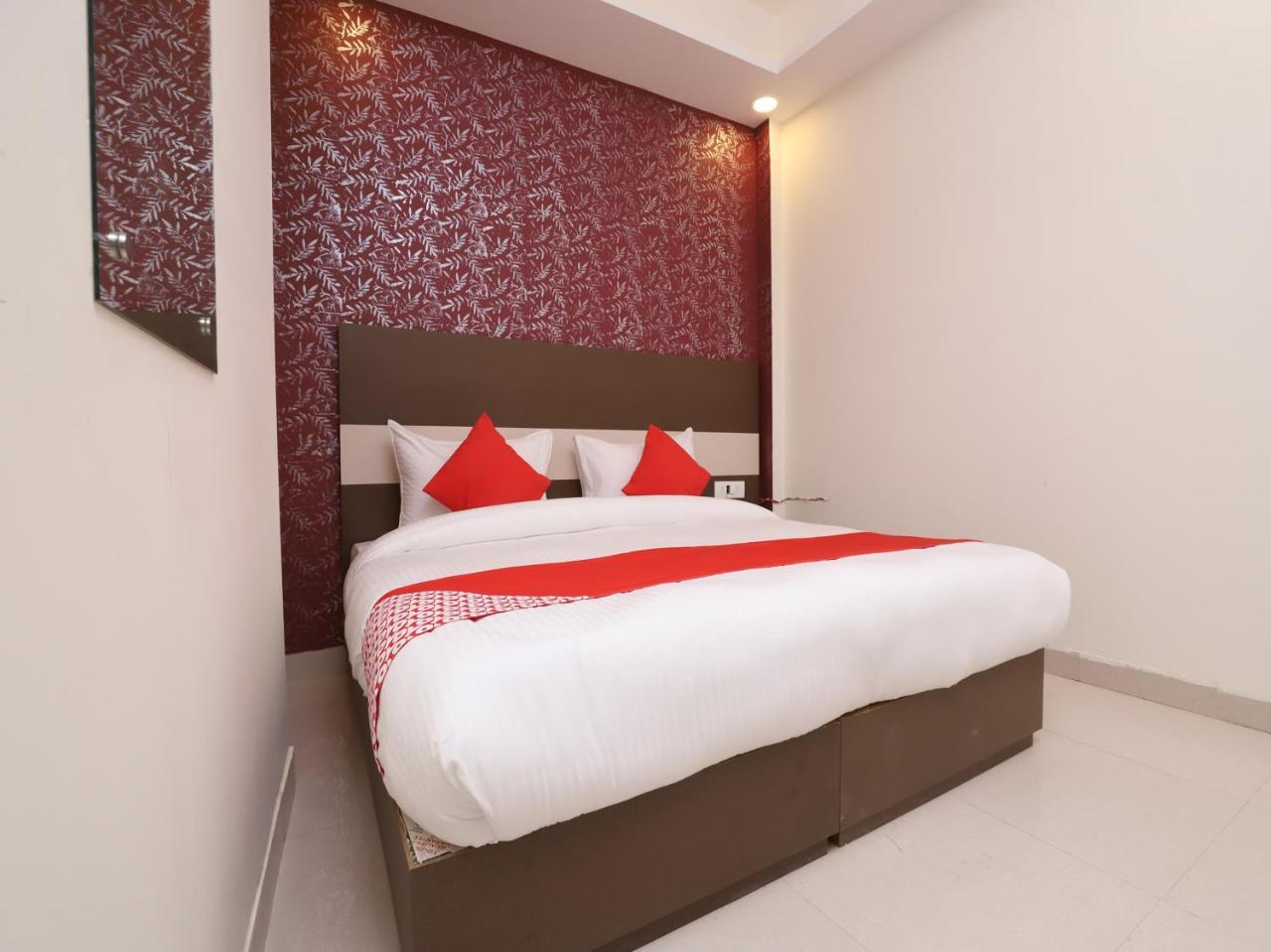 Hotel Le Princess @ Airport New Delhi Bagian luar foto