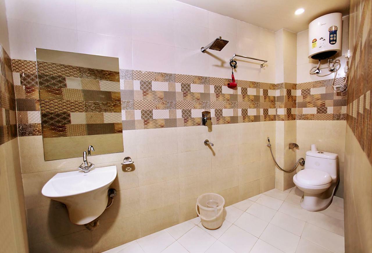 Hotel Le Princess @ Airport New Delhi Bagian luar foto